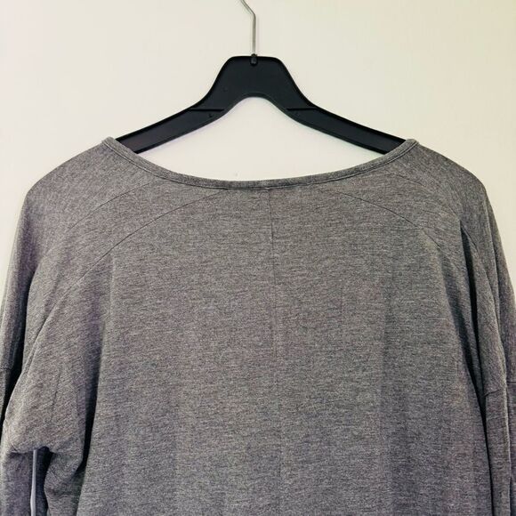 Vince Gray Drop Shoulder V-Neck Top Size Medium - Picture 4 of 7